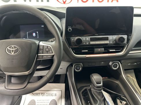 Used 2026 Toyota Grand Highlander XLE image 27