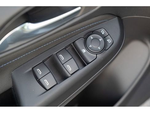 Used 2025 Buick Envista Sport Touring w/ Convenience I Package FWD image 13