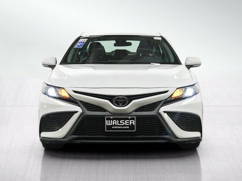 Used 2024 Toyota Camry SE FWD image 8