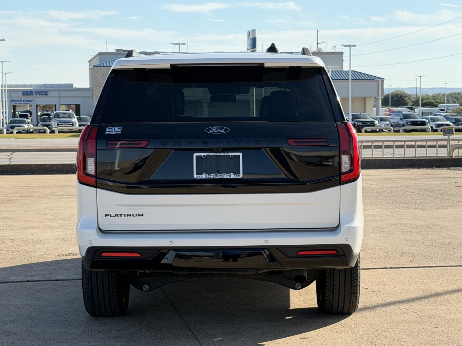 Used 2026 Ford Expedition Platinum w/ Stealth Appearance Package AWD/4WD image 5