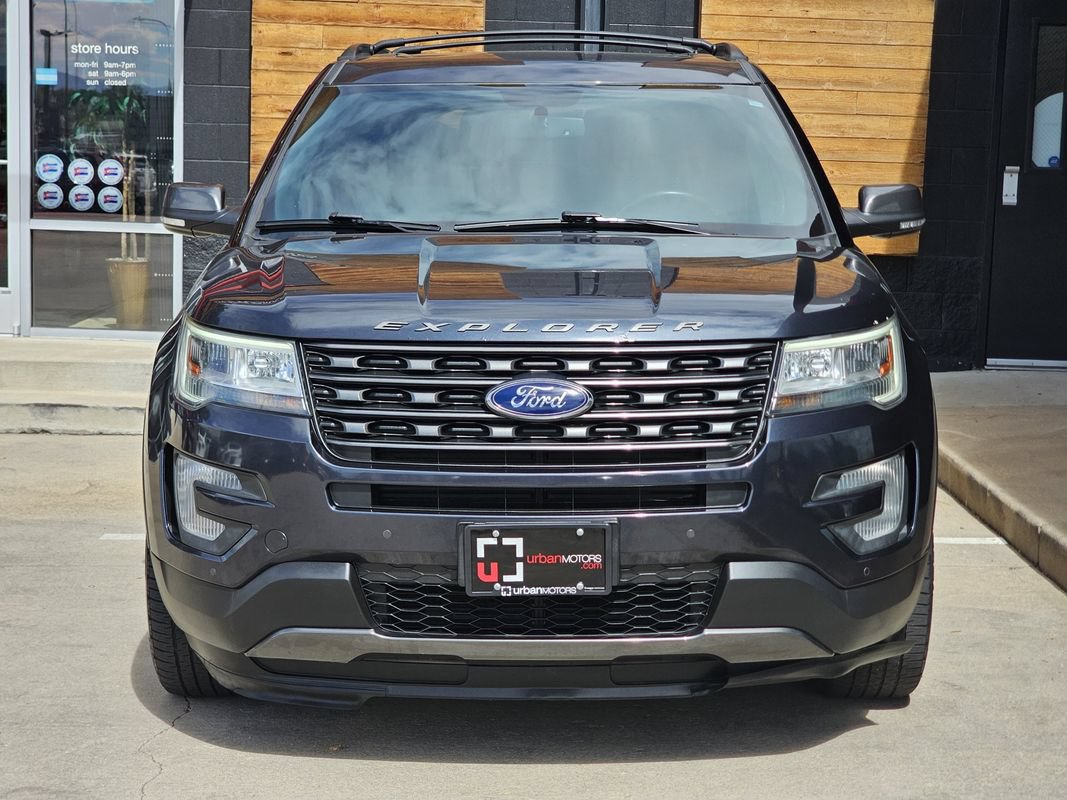 Used 2017 Ford Explorer XLT w/ Equipment Group 202A AWD/4WD image 7