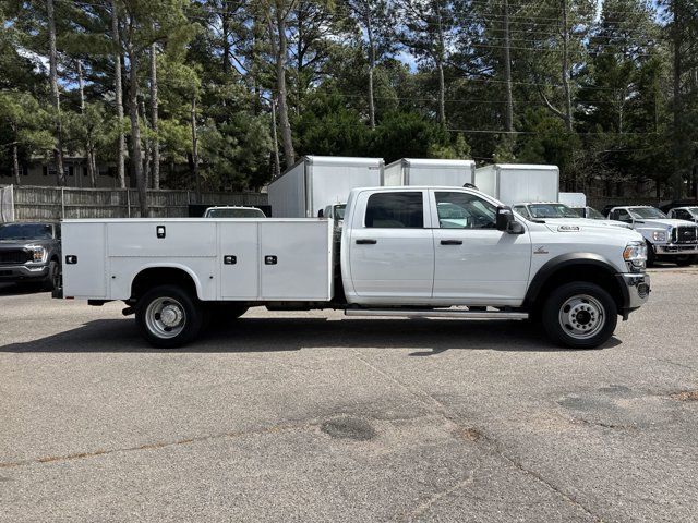 Used 2024 RAM 5500 Tradesman w/ Chrome Appearance Group AWD/4WD image 8