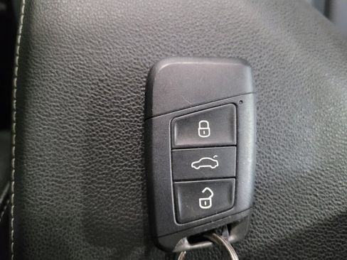 Used 2019 Volkswagen Jetta SE FWD image 32
