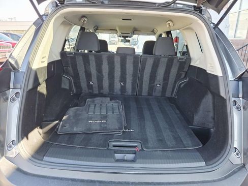 Used 2023 Nissan Rogue S image 13