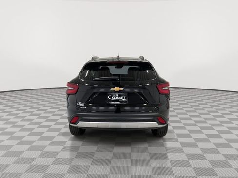 Certified 2025 Chevrolet Trax LT w/ LT Convenience Package FWD image 9