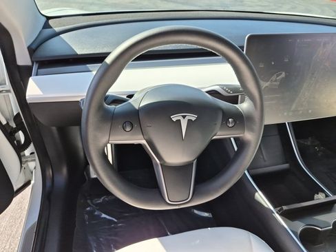 Used 2020 Tesla Model 3 Long Range AWD/4WD image 11