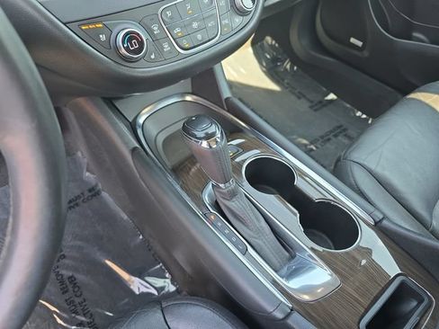 Used 2018 Chevrolet Malibu Premier w/ Driver Confidence Package FWD image 26