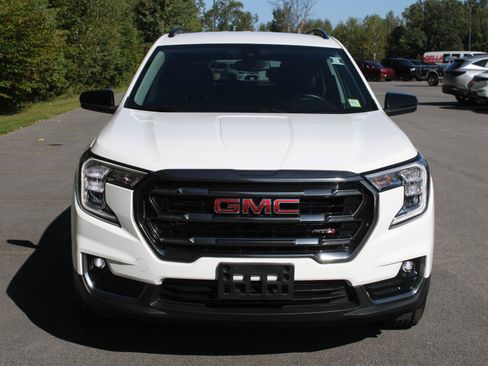 Used 2023 GMC Terrain AT4 AWD/4WD image 2