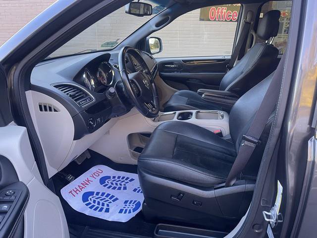 Used 2016 Dodge Grand Caravan FWD image 12