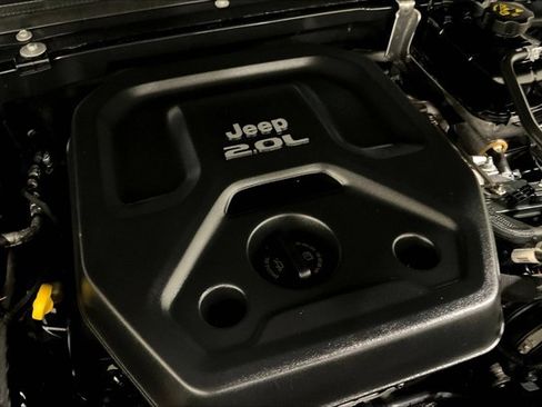 Used 2022 Jeep Wrangler Unlimited Sahara w/ Cold Weather Group image 31