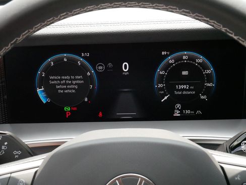 Used 2025 Volkswagen Tiguan SE AWD/4WD image 21