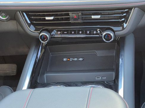 Used 2025 Chevrolet Suburban RST w/ Comfort Package image 15