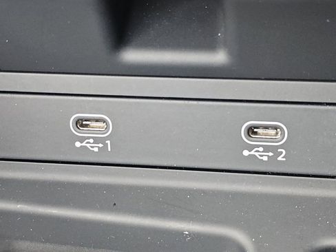 Used 2022 Audi e-tron Premium image 13