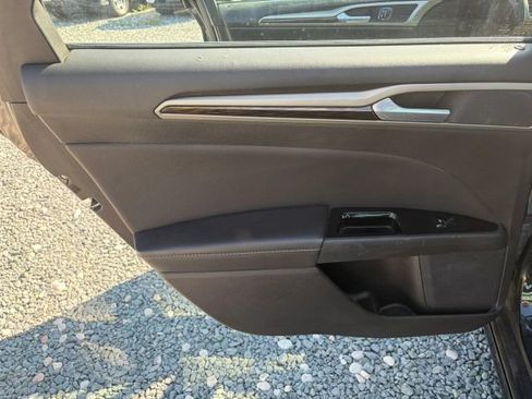 Used 2013 Ford Fusion SE FWD image 18