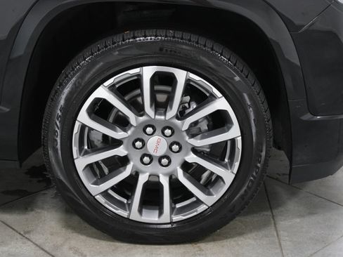 Used 2021 GMC Acadia Denali w/ Denali Technology Package FWD image 11