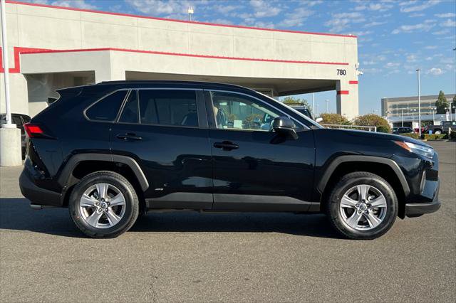 Certified 2023 Toyota RAV4 LE AWD/4WD image 6