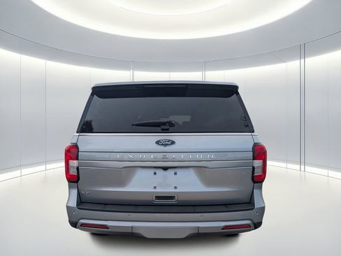 Used 2024 Ford Expedition XLT AWD/4WD image 5