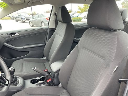 Used 2016 Volkswagen Jetta S image 11