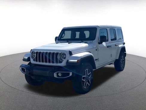 Used 2025 Jeep Wrangler Sahara image 7