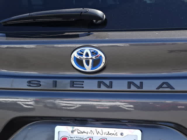 Certified 2025 Toyota Sienna XLE w/ XLE Plus Package FWD image 9