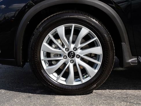 Used 2025 INFINITI QX50 Luxe image 16