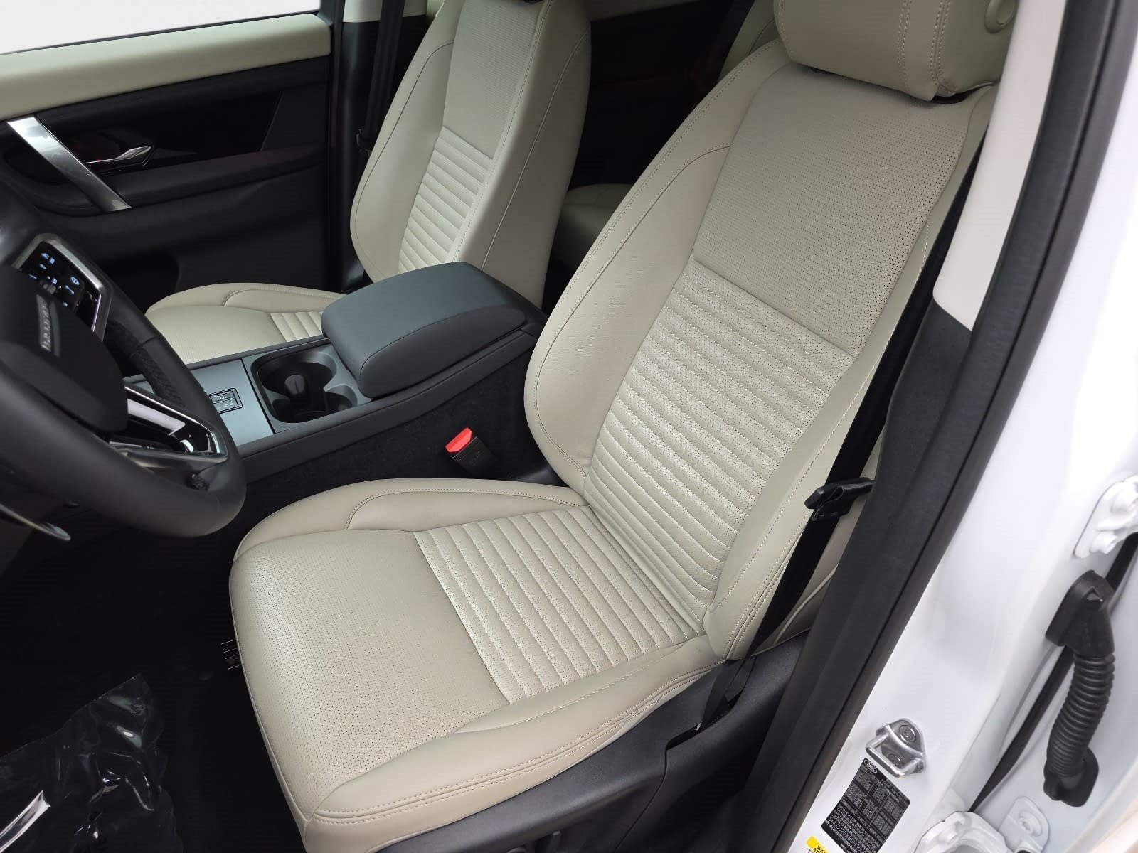Used 2025 Land Rover Discovery Sport S AWD/4WD image 12