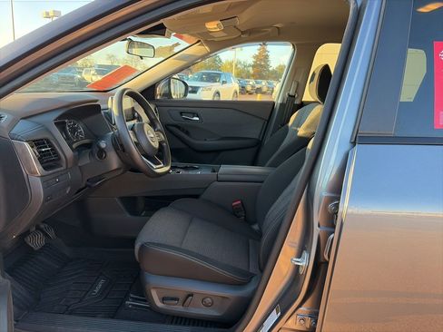 Certified 2022 Nissan Rogue SV image 7