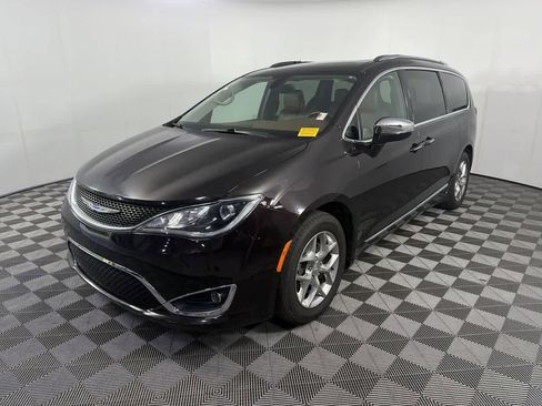 Used 2018 Chrysler Pacifica Limited FWD image 4