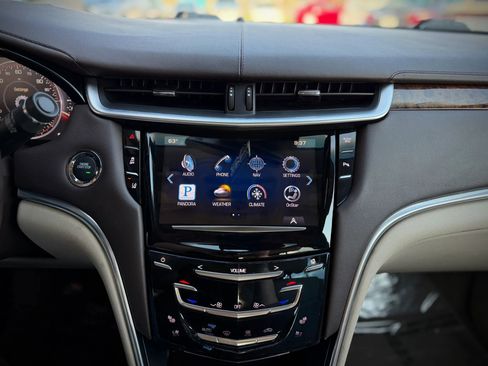 Used 2013 Cadillac XTS Premium image 16