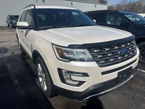 Used 2017 Ford Explorer Limited image 8