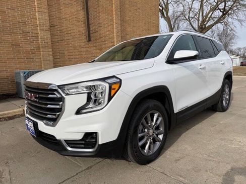 Used 2024 GMC Terrain SLT image 4