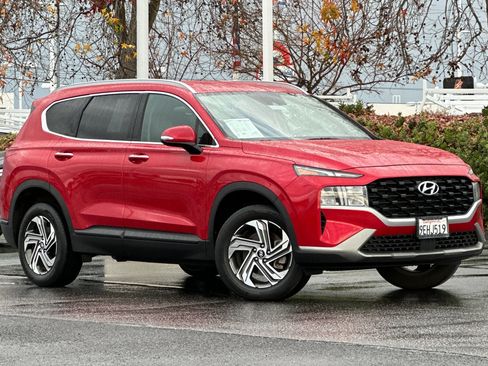 Used 2023 Hyundai Santa Fe SEL image 2