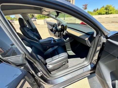 Used 2022 Tesla Model Y Performance AWD/4WD image 27