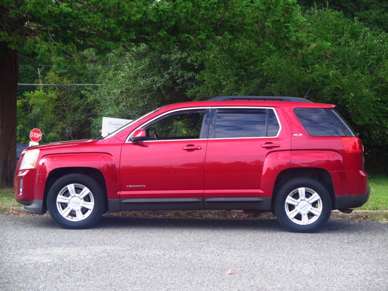 Used 2014 GMC Terrain SLE w/ Convenience Package AWD/4WD image 2
