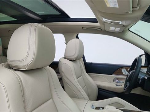 Used 2025 Mercedes-Benz GLS 450 4MATIC image 22