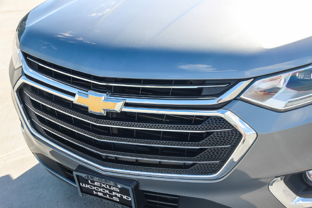 Used 2018 Chevrolet Traverse Premier w/ Driver Confidence II Package FWD image 9