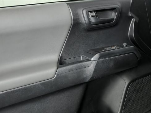 Used 2019 Toyota Tacoma SR w/ SX Package RWD image 12