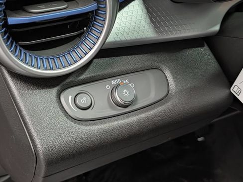New 2026 Chevrolet Trax LS w/ LS Convenience Package FWD image 15