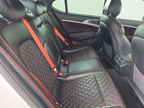 Used 2022 Genesis G70 3.3T RWD image 39