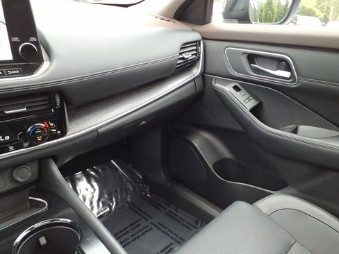 Used 2023 Nissan Rogue Platinum AWD/4WD image 23