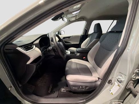 Used 2023 Toyota RAV4 XLE AWD/4WD image 17