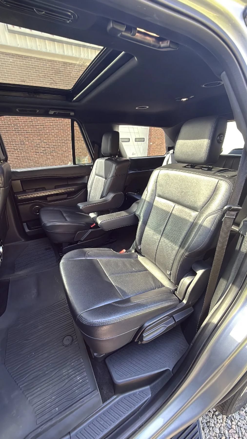 Used 2020 Ford Expedition XLT w/ Equipment Group 202A RWD image 28