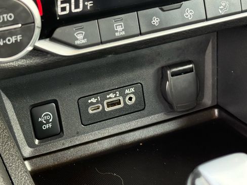 Used 2025 Nissan Sentra SR FWD image 23