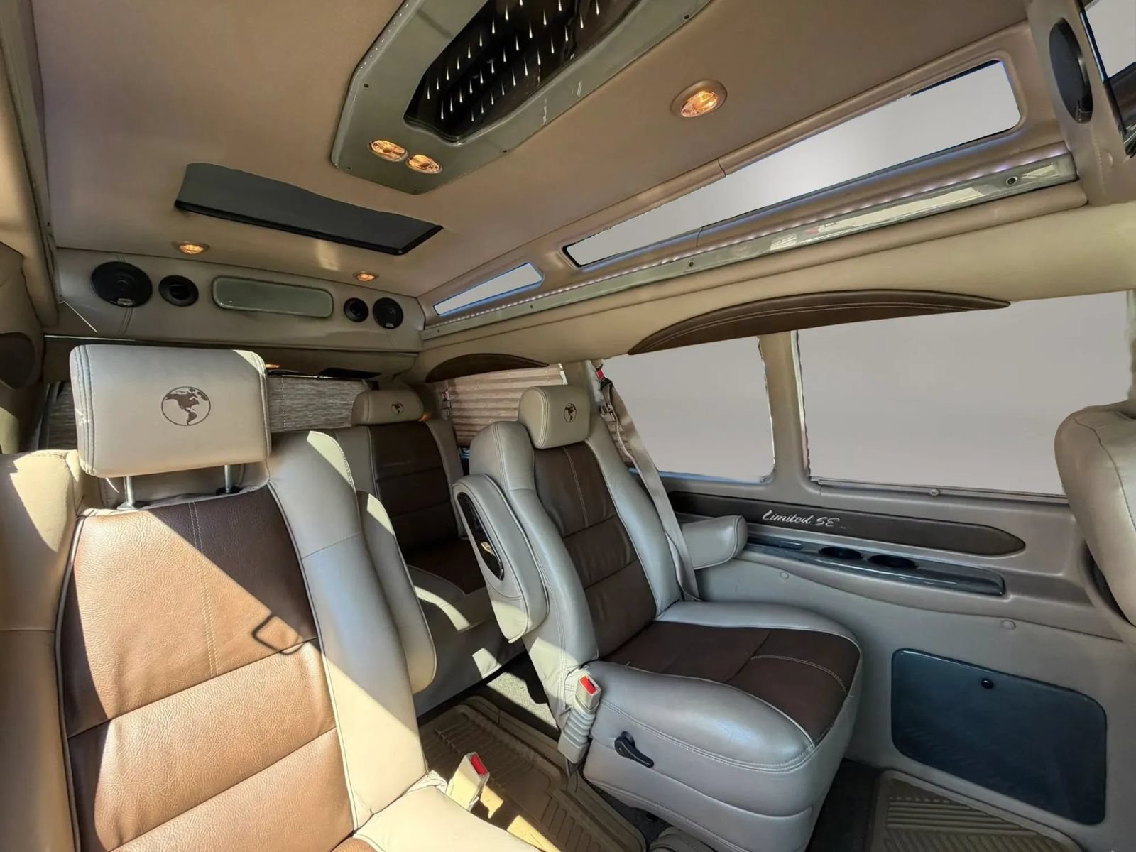 Used 2015 Chevrolet Express 2500 RWD image 35