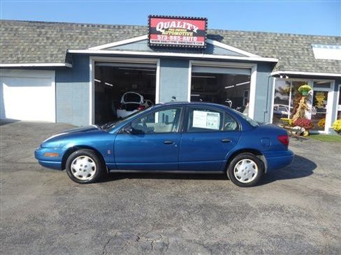Used 2002 Saturn S-Series SL1 image 1