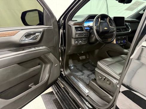 Used 2023 Chevrolet Tahoe High Country w/ Advanced Technology Package image 38