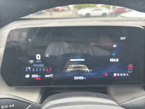 Used 2025 Chevrolet Equinox LT w/ Convenience Package II image 24