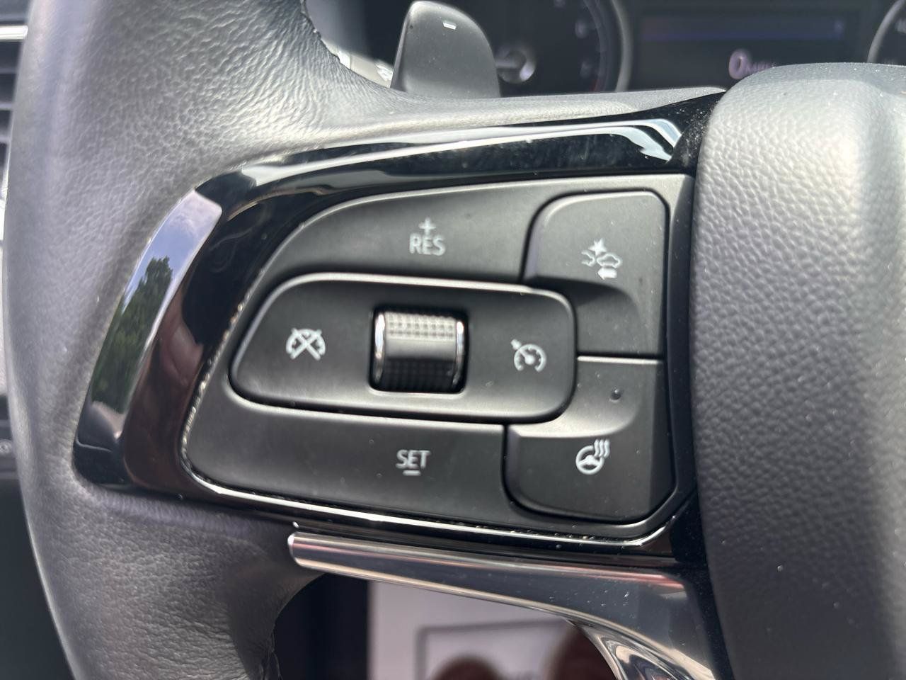 Used 2023 Buick Enclave Essence w/ Experience Buick Package FWD image 13