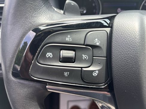 Used 2023 Buick Enclave Essence w/ Experience Buick Package FWD image 13