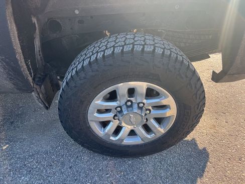 Used 2015 Chevrolet Silverado 2500 LT w/ LT Convenience Package image 9